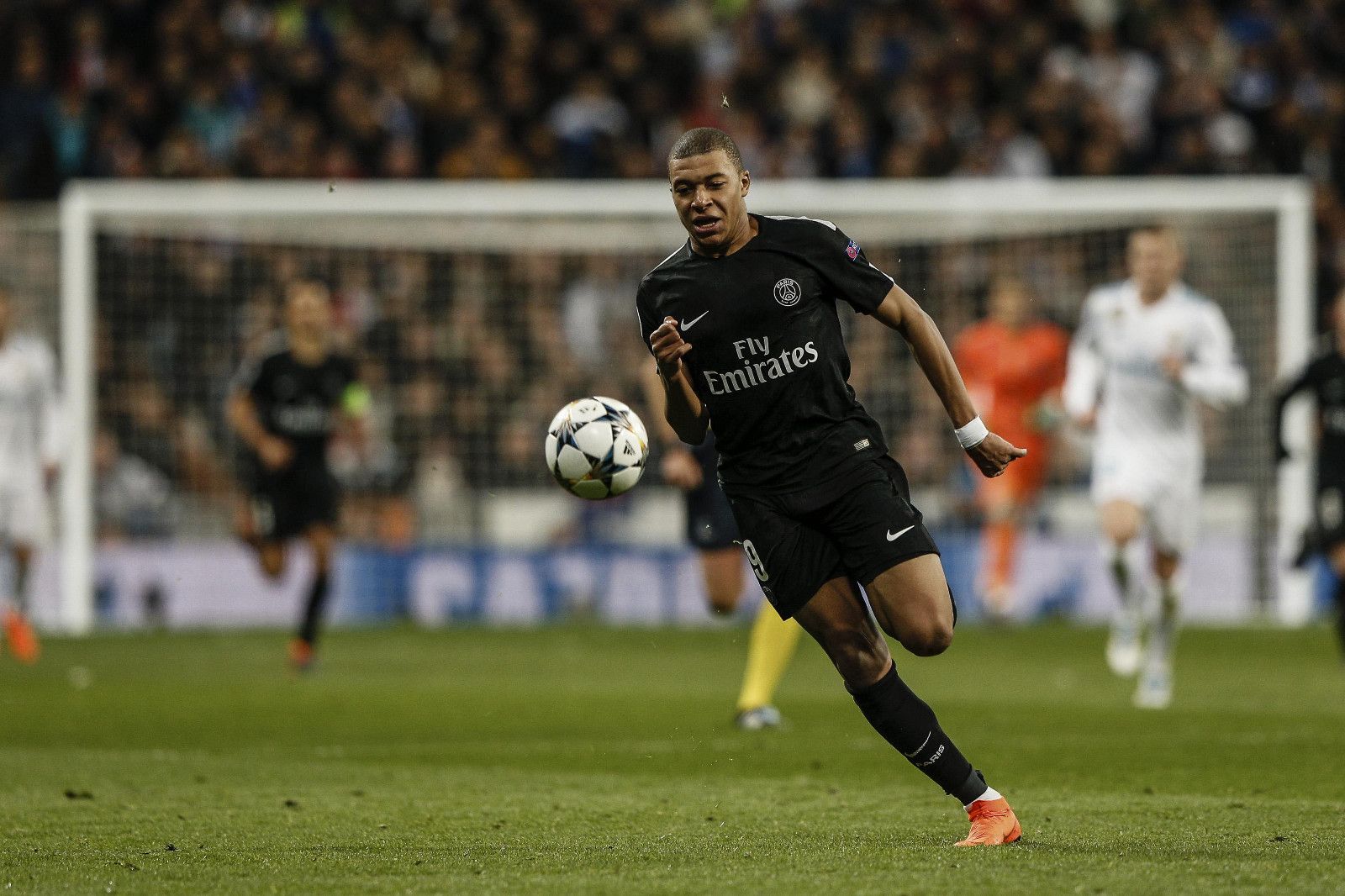 北青：邵佳一善学谦逊沟通强；有球员表态愿意主动争取归队（北青：邵佳一勤学谦和沟通力强；有球员称将主动争取回归）