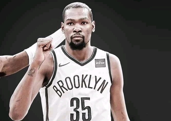 若日尼奥代表弗拉门戈赢下南美解放者杯，生涯再添重要冠军（弗拉门戈问鼎南美解放者杯，若日尼奥生涯再添重磅冠军）