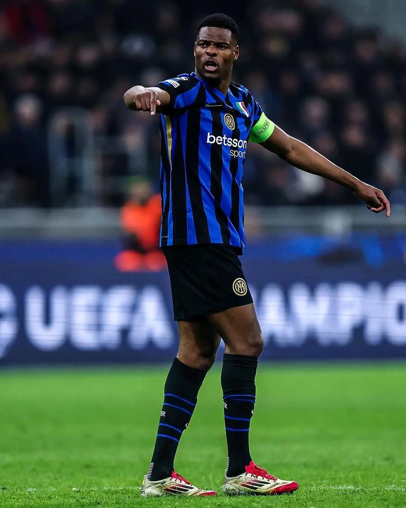 罗马诺：萨德提高对曼奇尼的报价，双方已重新开始谈判