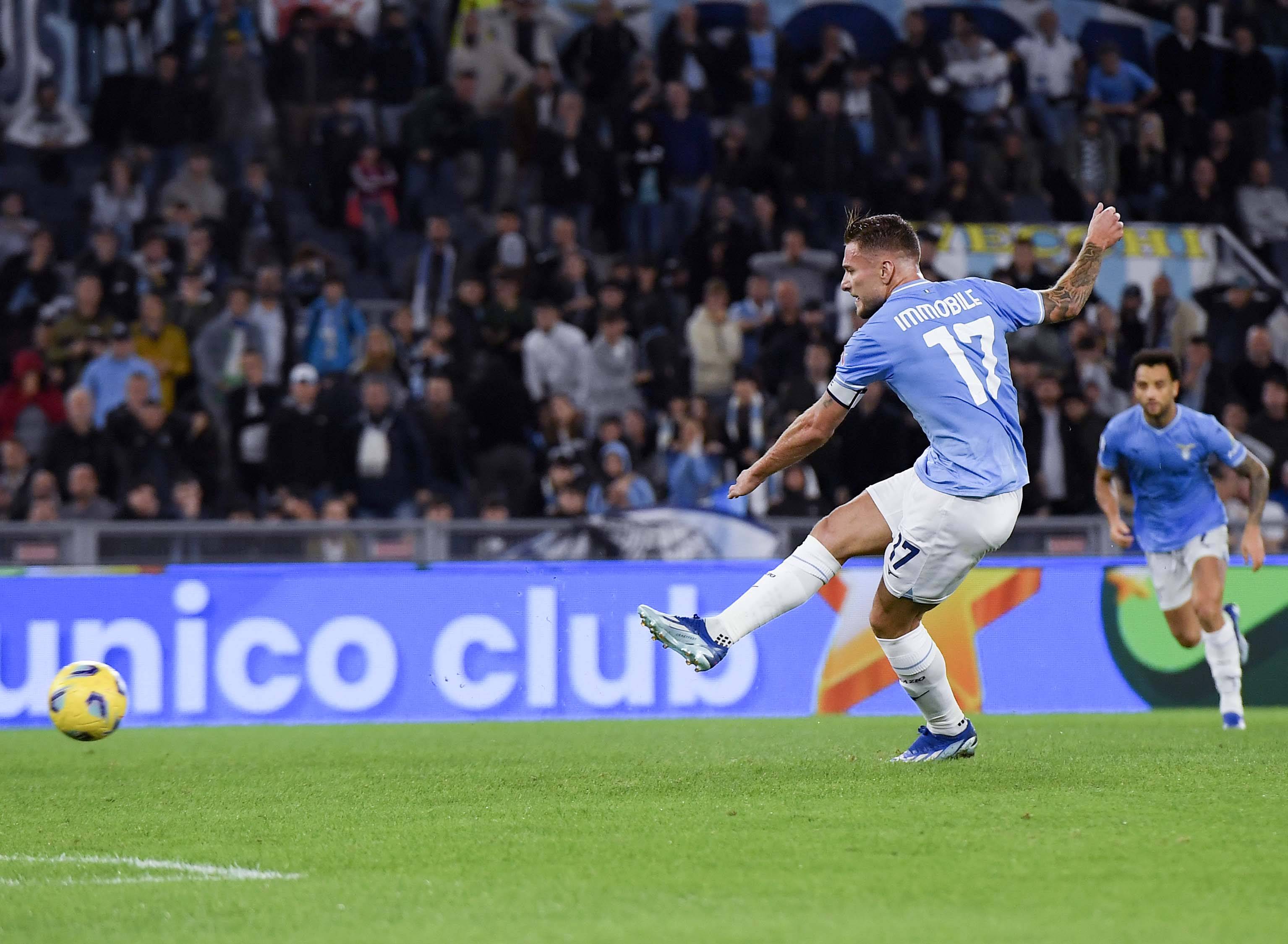 美国演员约翰尼-德普现场观看博卡比赛，并与里克尔梅合影（美国影星约翰尼·德普现身博卡比赛，与里克尔梅合影）