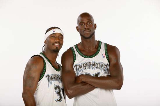 维拉与特拉维夫马卡比的欧联比赛场外爆发抗议活动，11人被捕（欧联维拉对阵特拉维夫马卡比，场外爆发抗议，11人被捕）