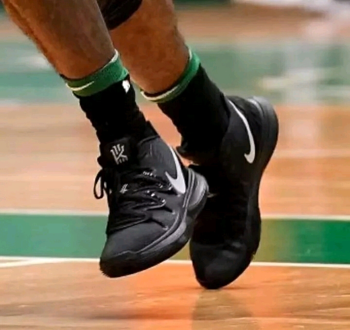 德转评年度最佳左边锋：迪亚斯、KK、拉菲尼亚、维尼修斯入围（德转年度最佳左边锋候选出炉：迪亚斯、KK、拉菲尼亚、维尼修斯在列）