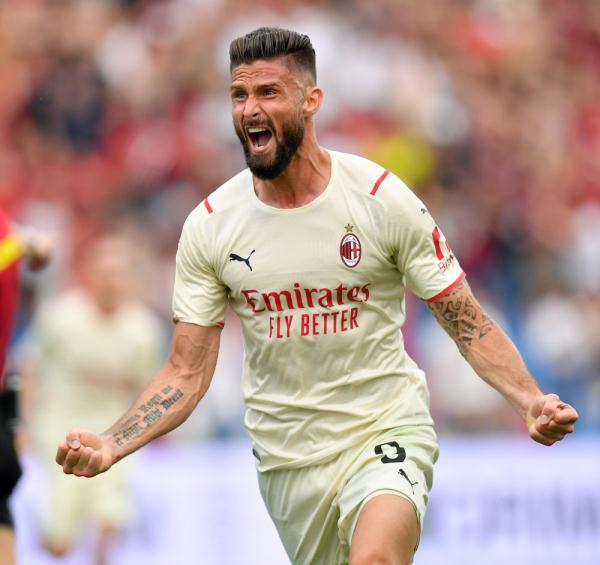 萨拉赫怒怼利物浦，欧文紧急发声引发热议！（萨拉赫怒批利物浦，欧文火速回应引爆热议！）