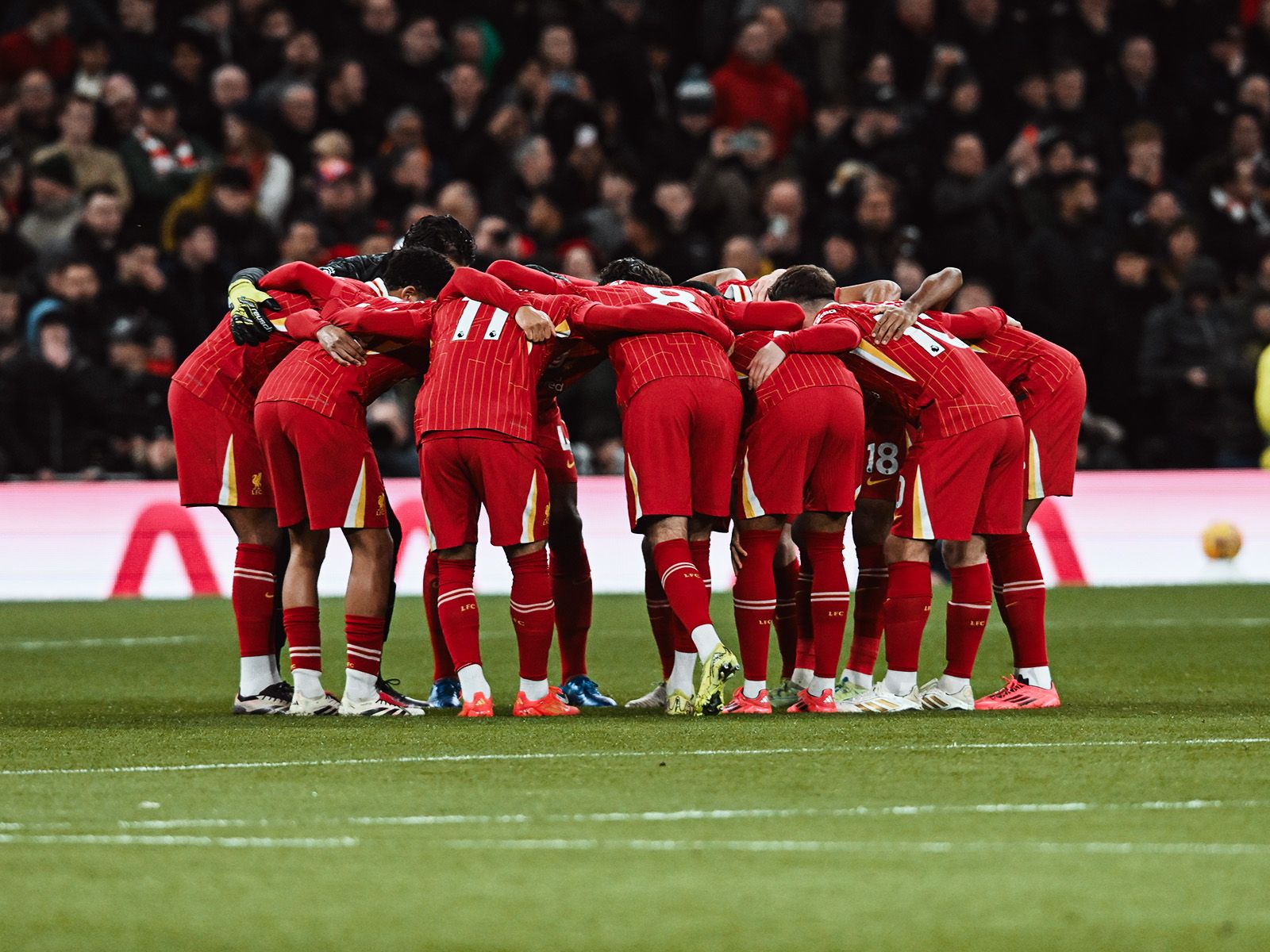 迪乌夫：过去我从没踢过右路，但只要能帮助球队我都愿意去做（迪乌夫：右路经验为零，但若有助球队我愿意上阵）