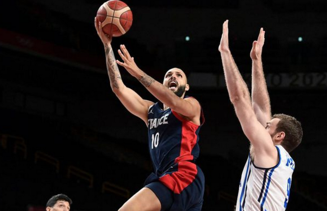 记者：阿隆索在训练前向全队讲话，批评球员态度问题（记者称阿隆索训练前面向全队发言，直批球员态度问题）